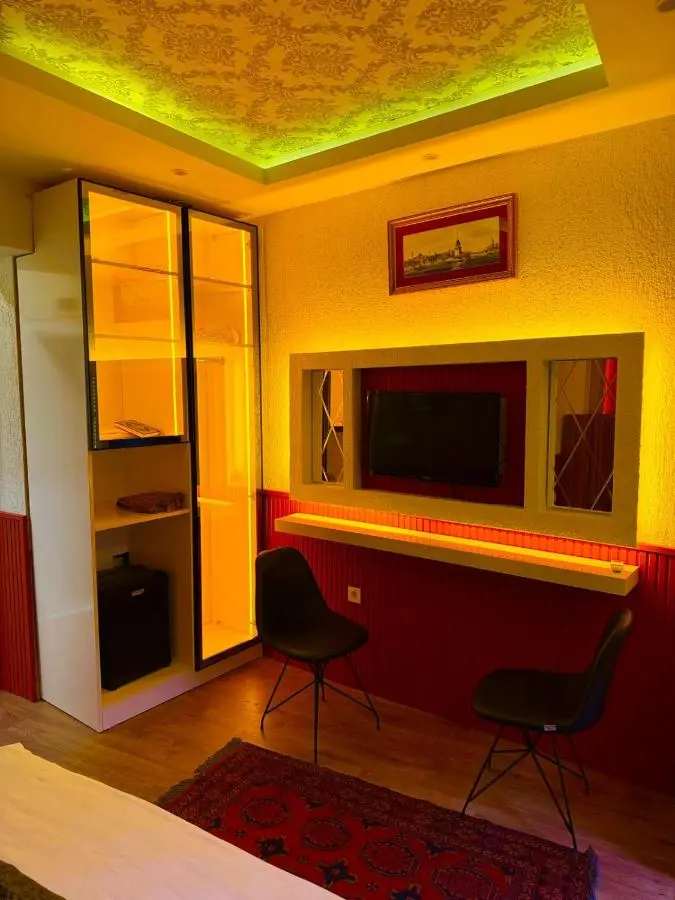 elisa hotel
