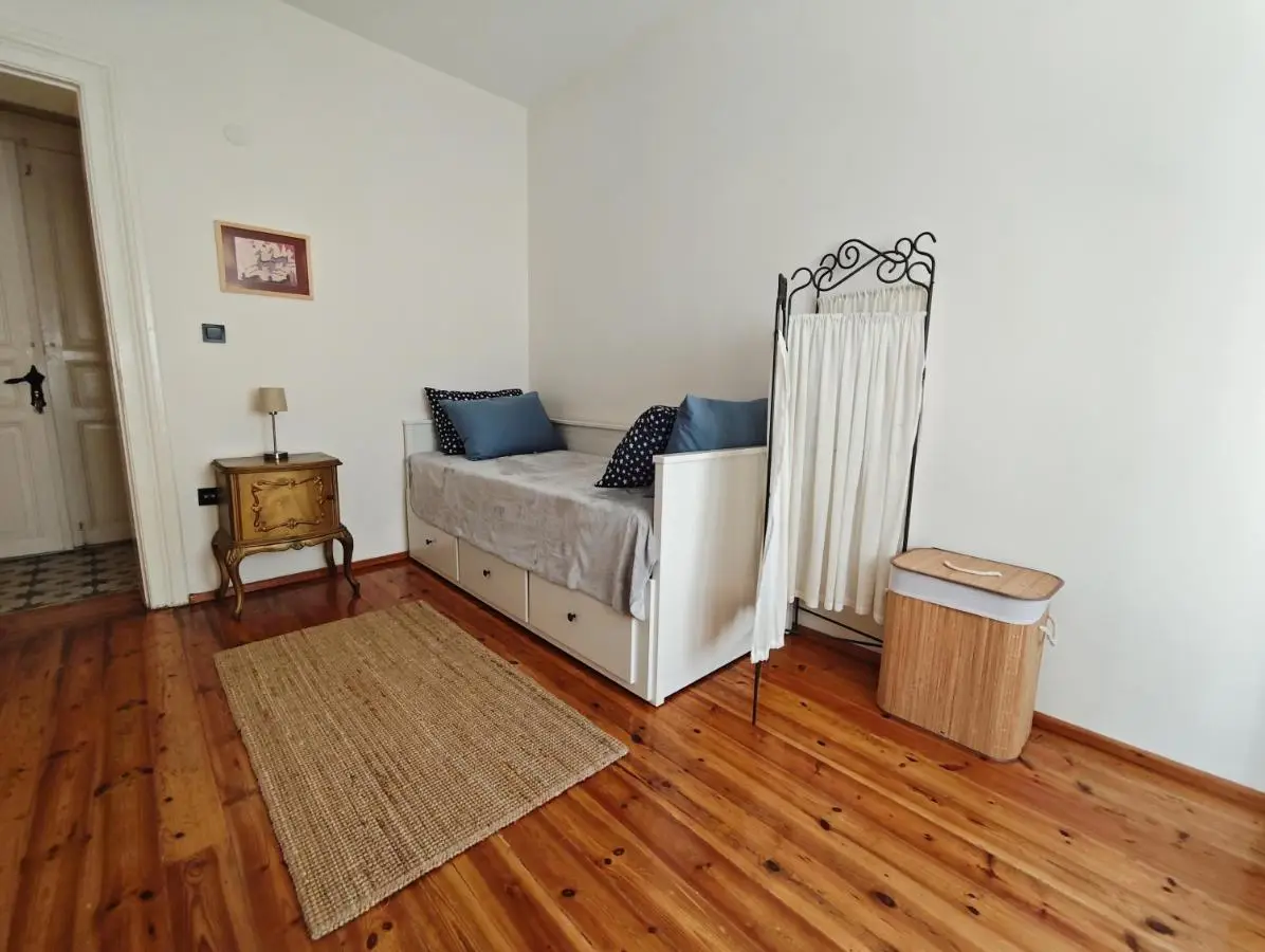1910 Pera Apartment