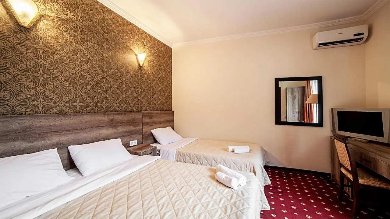 Orange Hotel