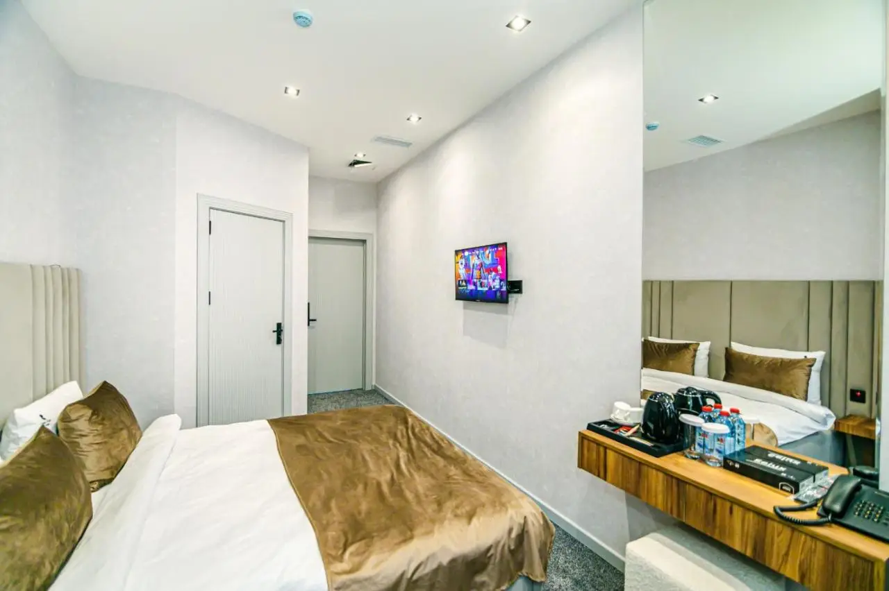GREEN PARK HOTEl