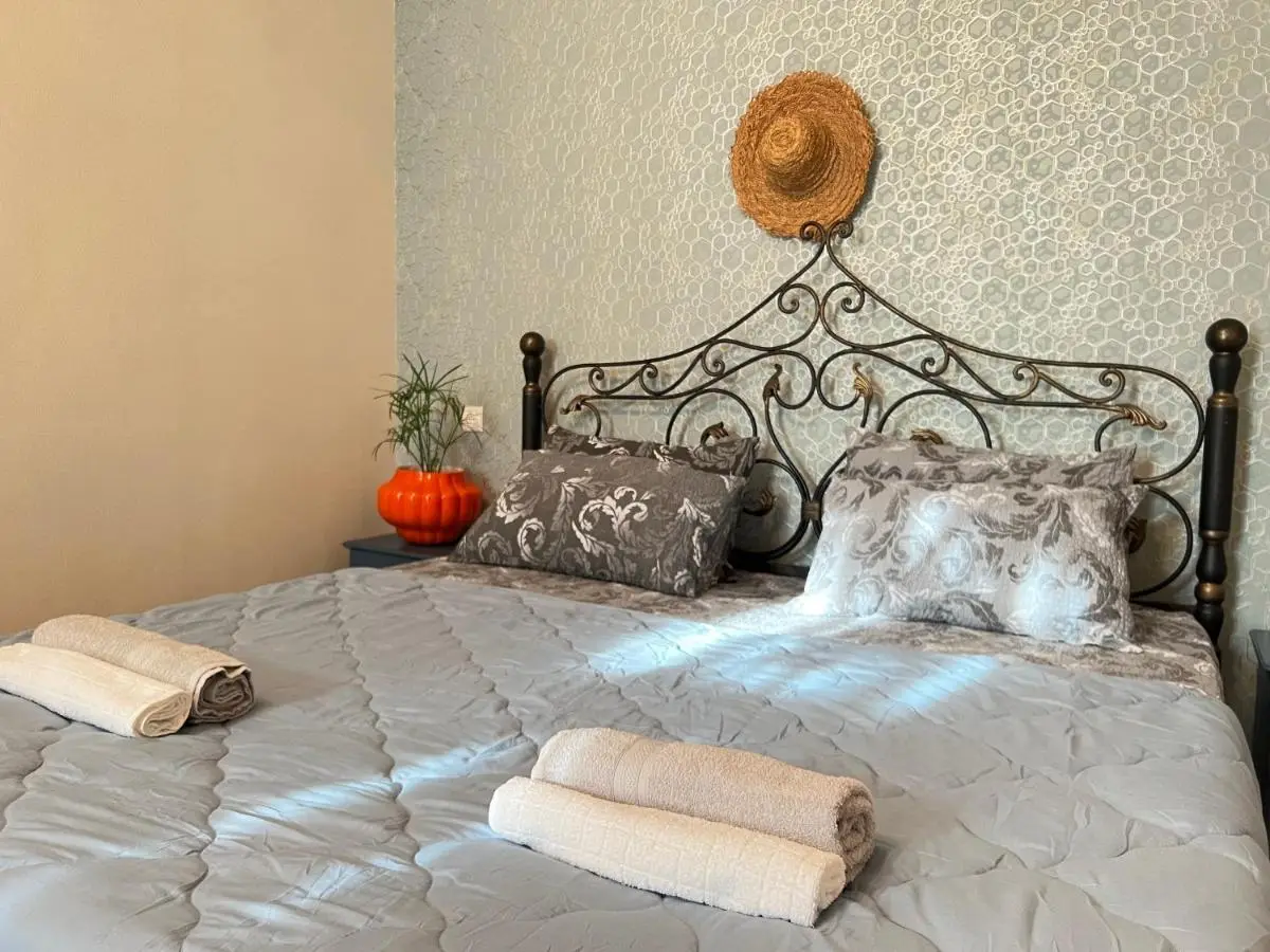 Lola Apartments TBS