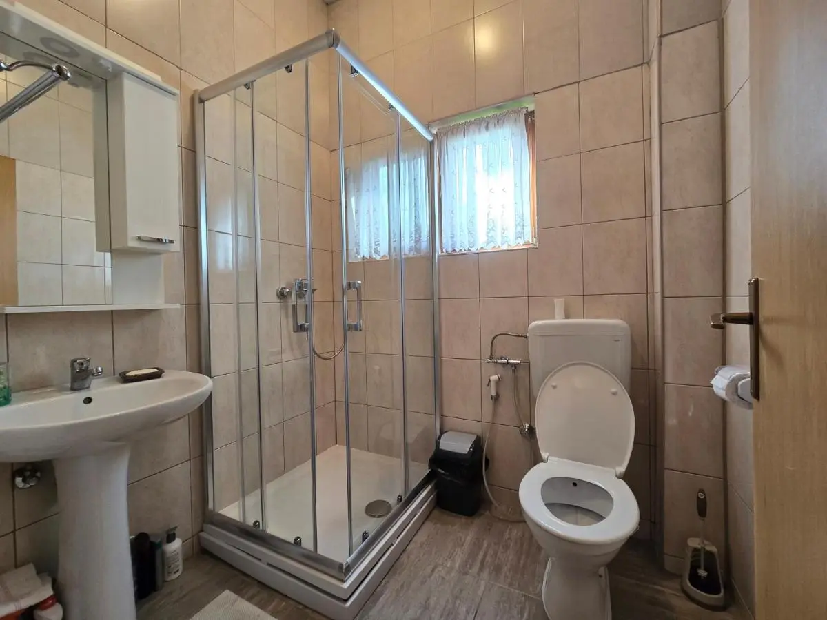 Apartman Nedim - Free Parking & Garden near Airport