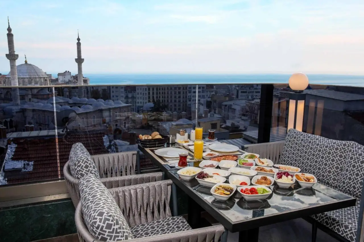Beethoven Senfoni Hotel