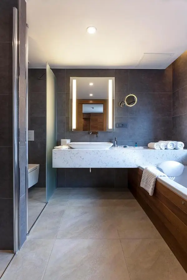 Bof Hotels Business