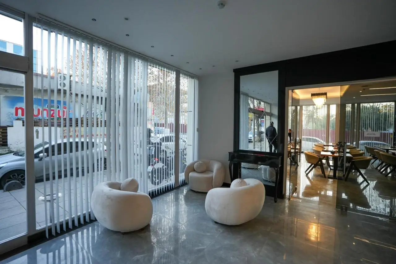 Business Life Hotel Güneşli