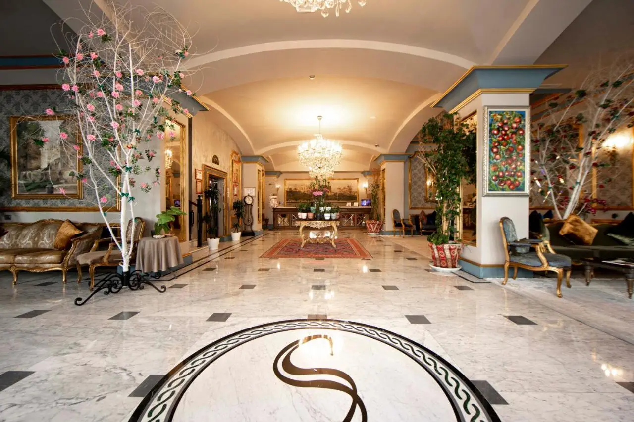 Sapphire City Hotel
