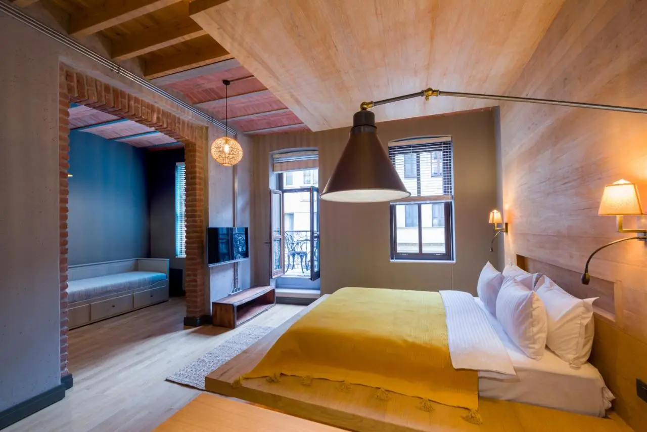Art Pera Suites