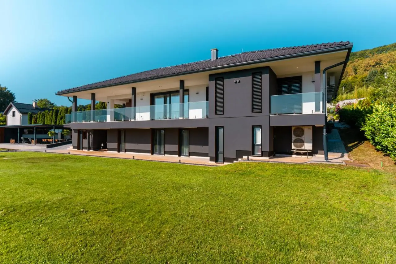Hillmax Residence