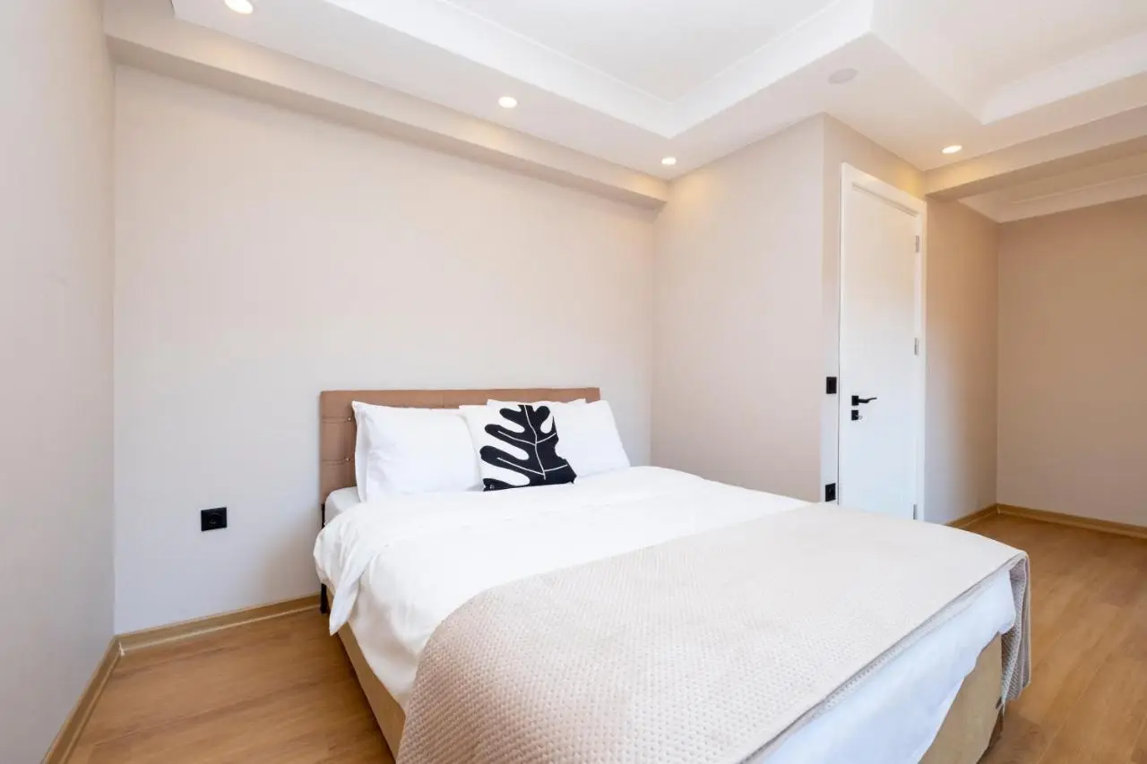 Sea View Two-Bedroom Suite in Managed Residence - Parking and Elevator