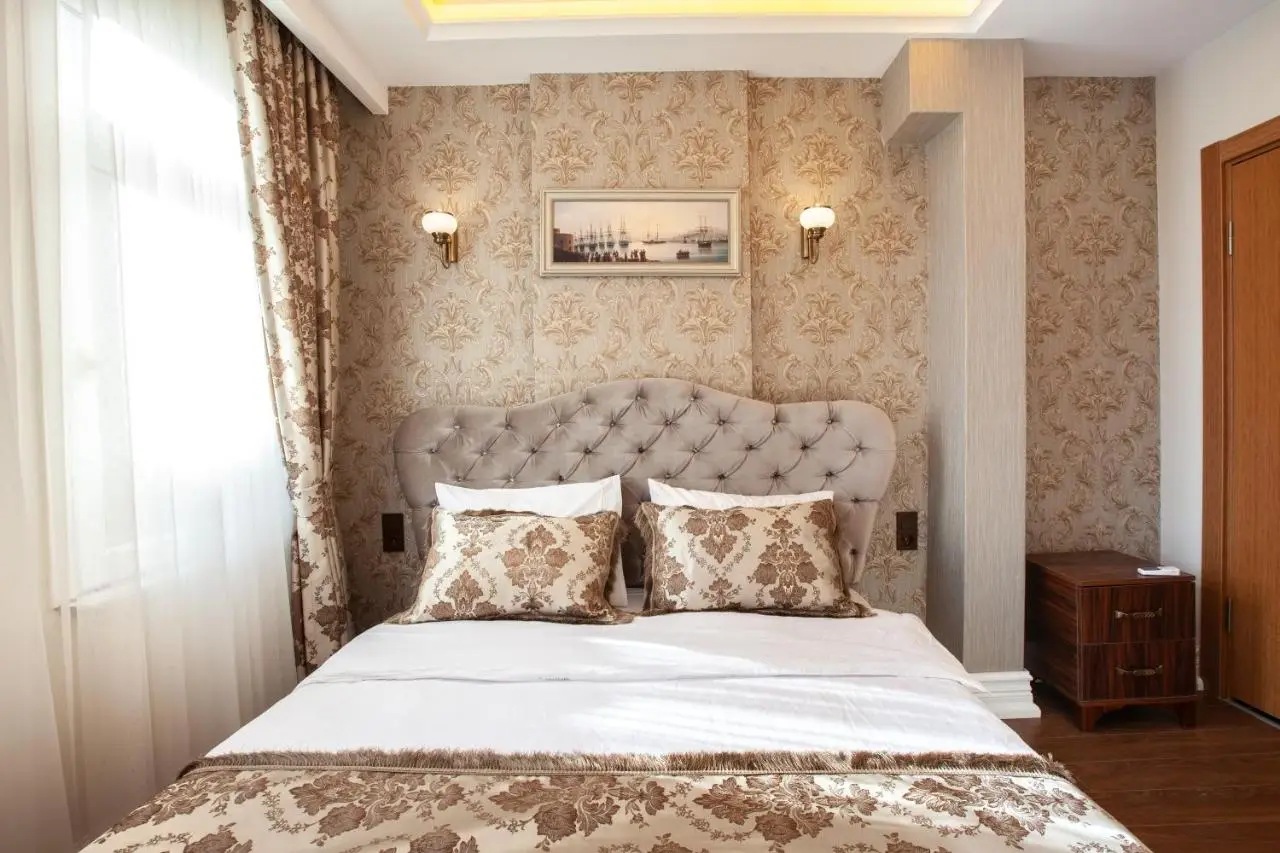 Rose Mansion by Otantik Suites