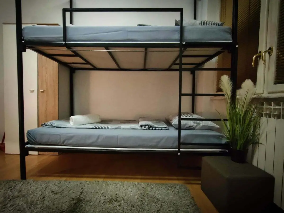 FG 1861 Hostel