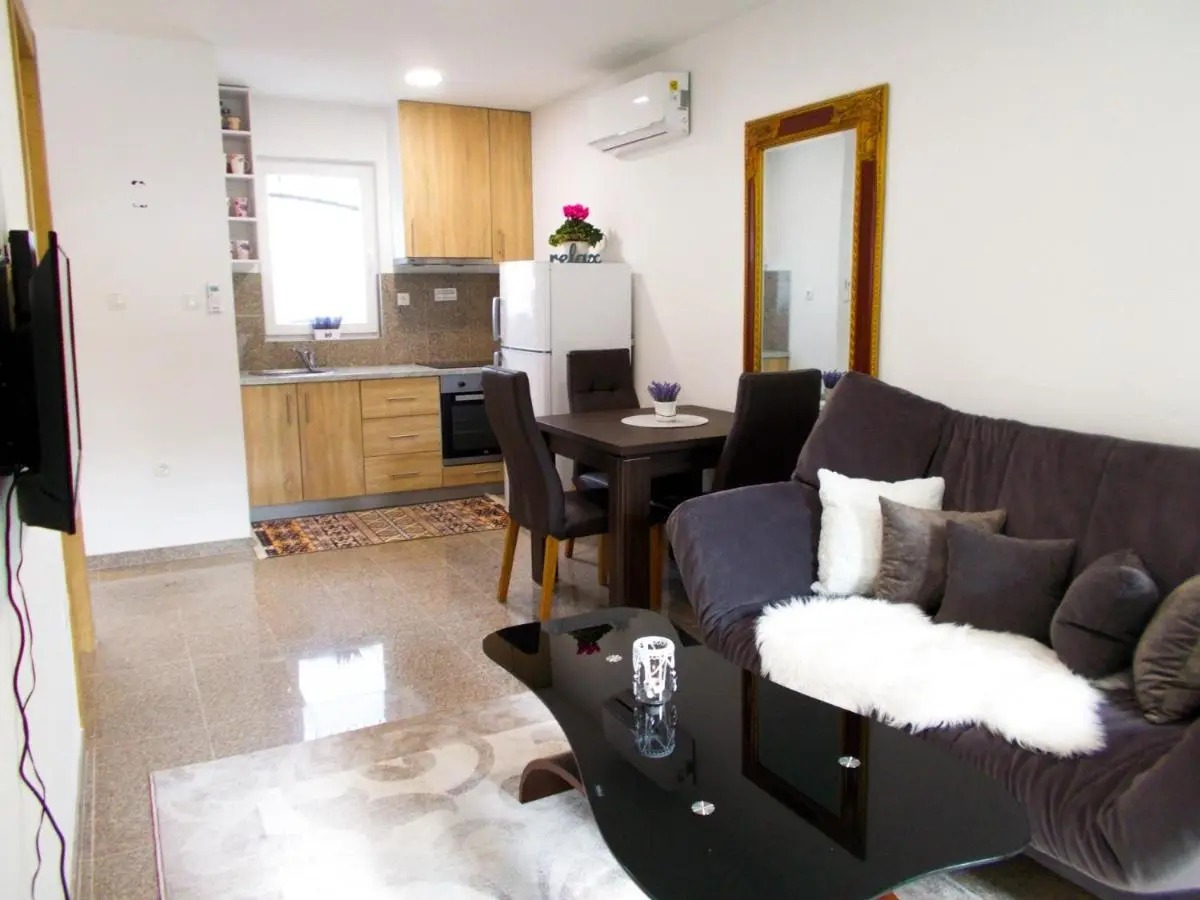 Kovac Riverfront Apartments