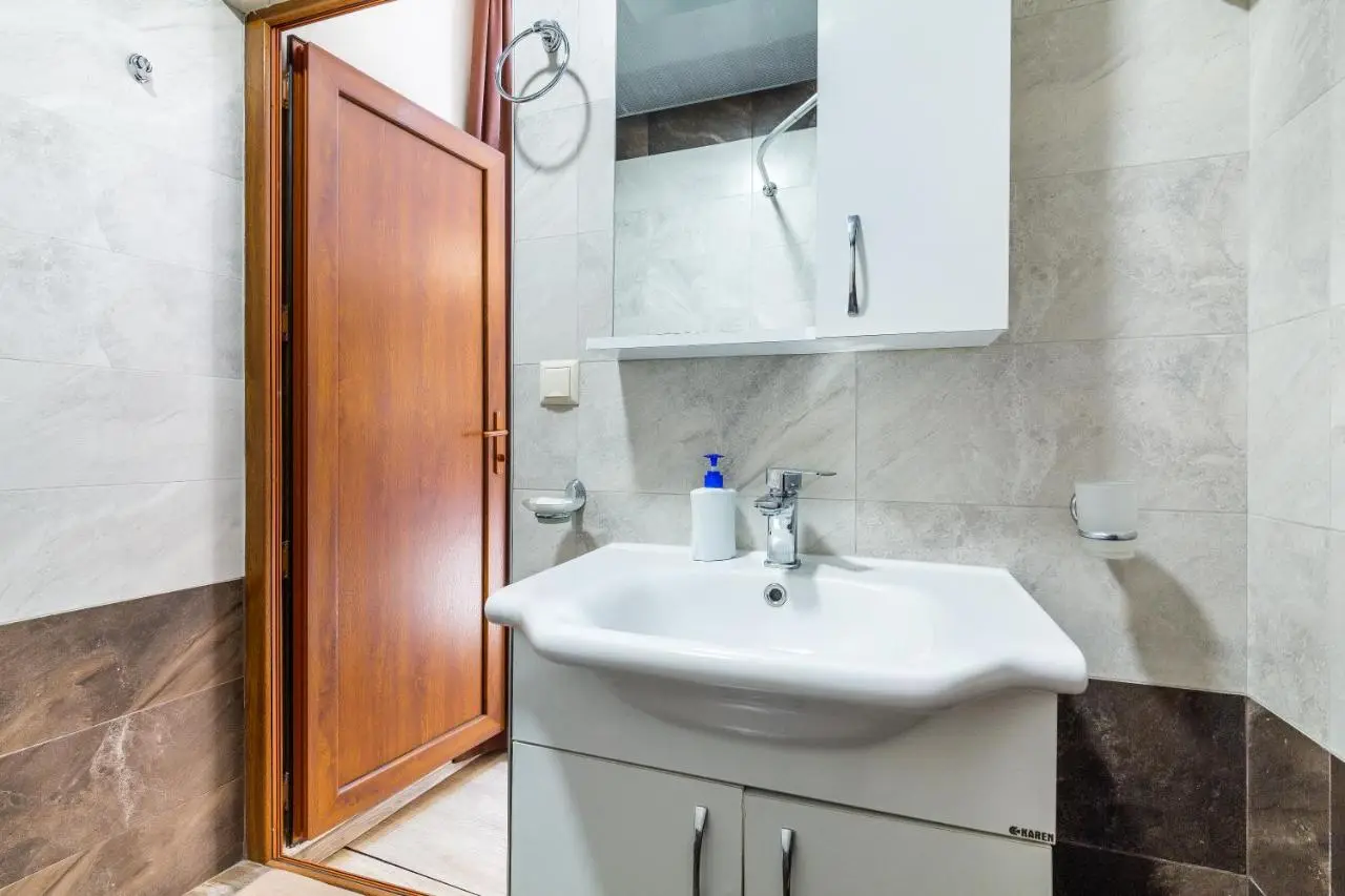 White Hotel Guesthouse