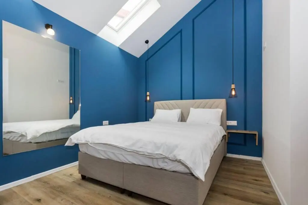 Royal Blue Apartment