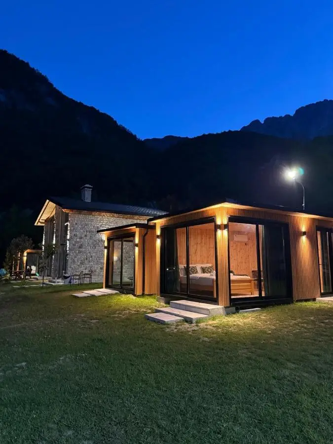 Villa Ujëvara e vogël