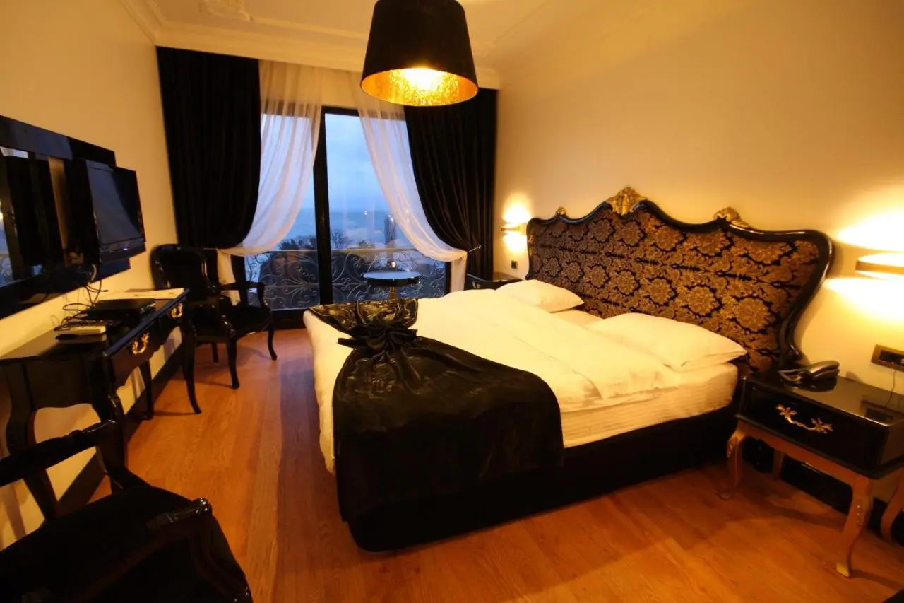 Bab-i Zer Hotel