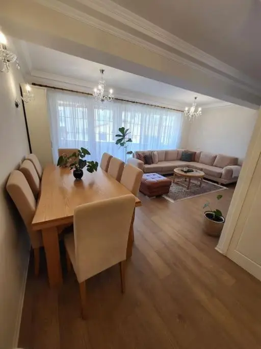 TOP House Tirana