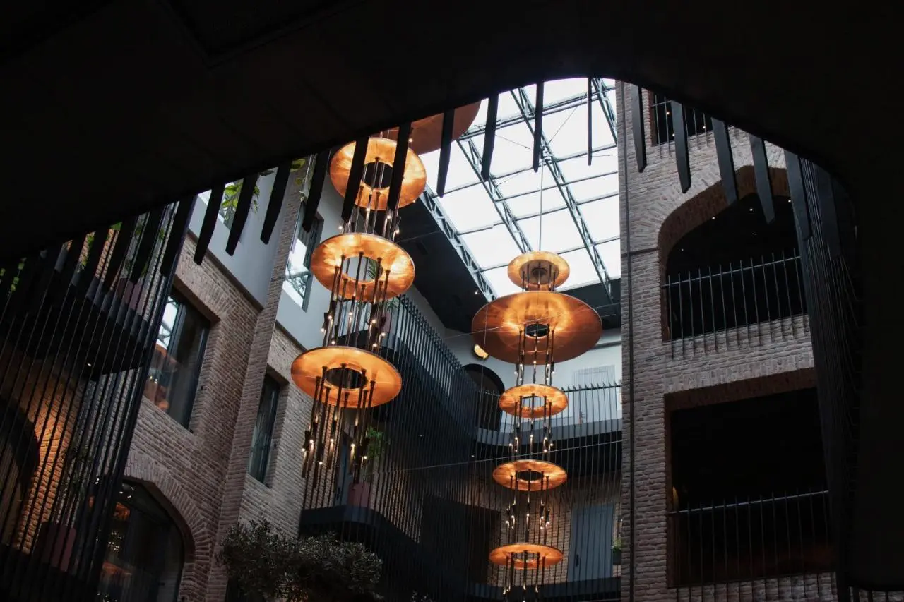 Qarvasla Hotel