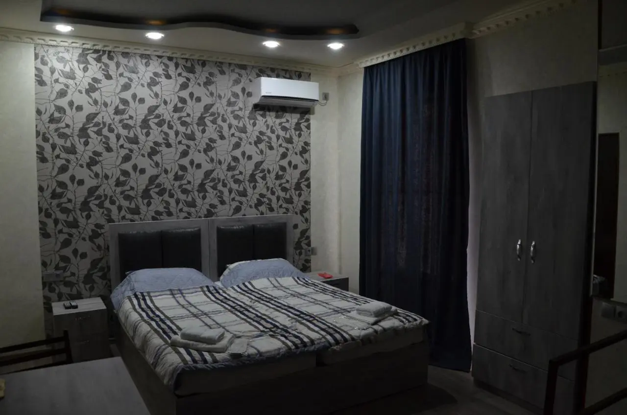 Guest house UTA