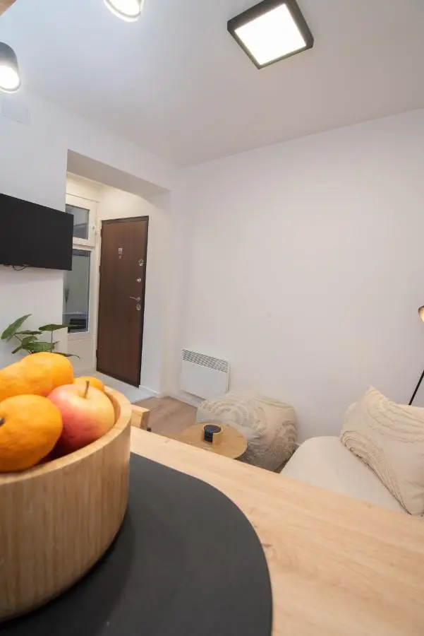 Cute 1BDR in City Center