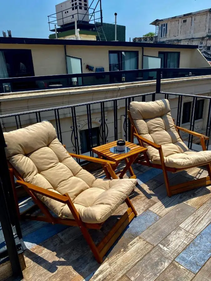 Golden Arrow Hotel