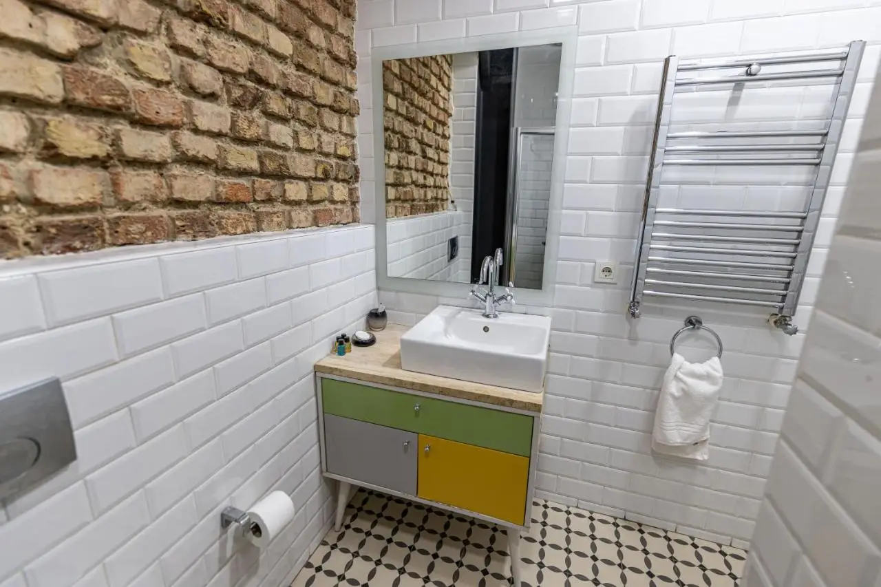 Calanthe Residence