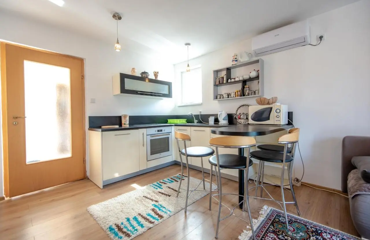 Apartman MirA