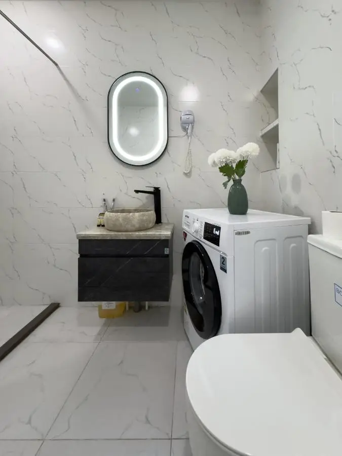 Shirin And Cozy Apartment With Jacuzzi Balcony
