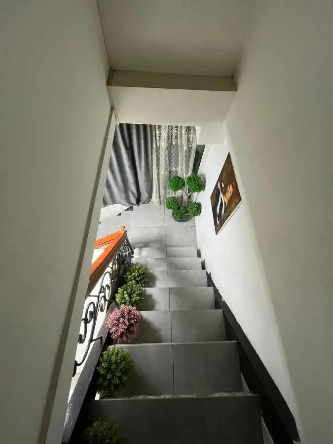 Pak Az Deluxe Hotel