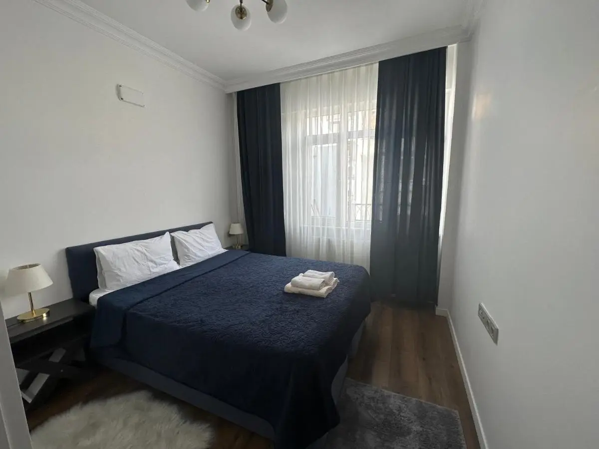 Center of city in Beşiktaş 2 plus 1 with 2 Bathroom and 3 Air Conditioner