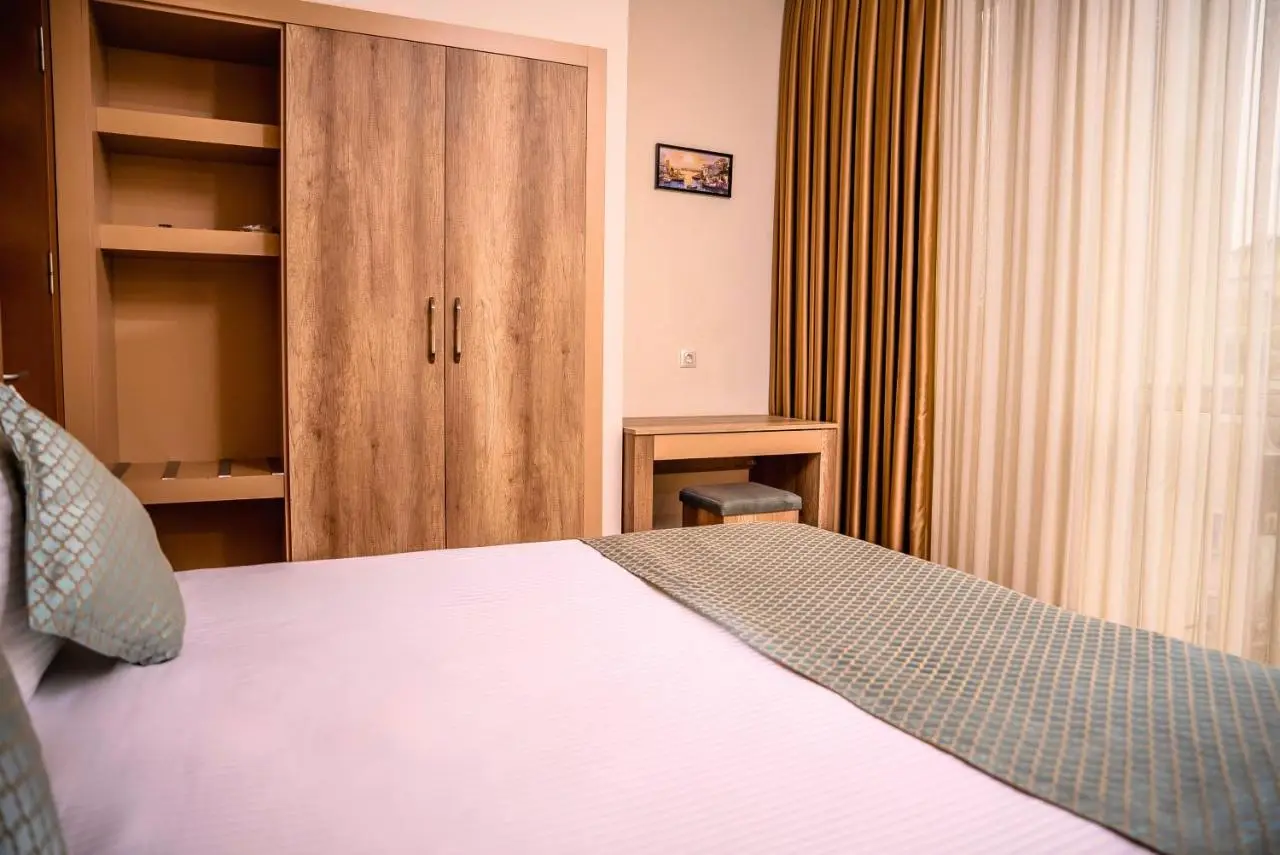 Mari Suites Hotel