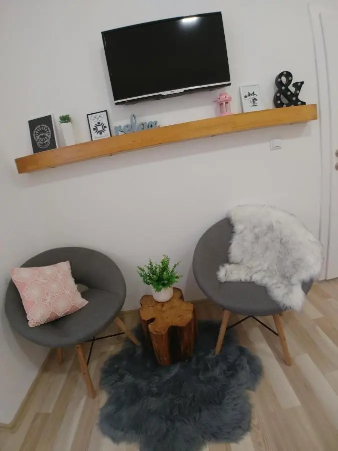 Apartments Sari