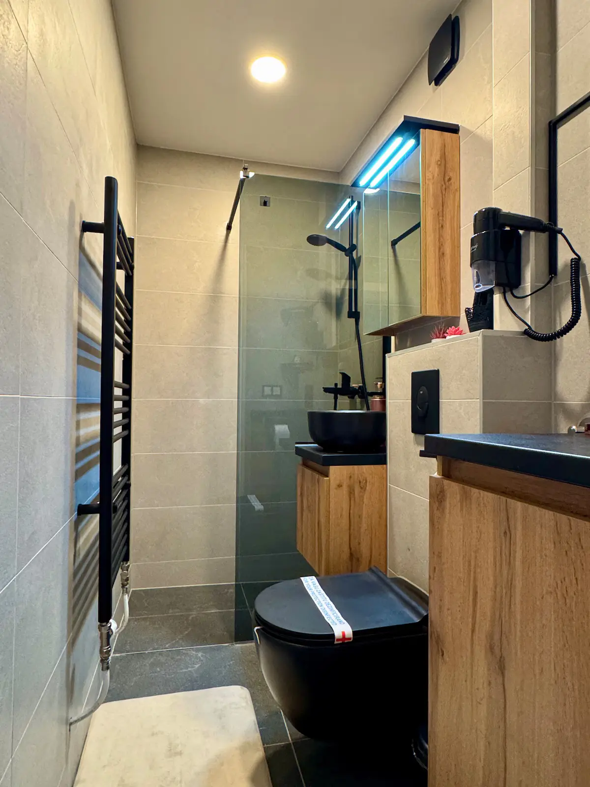 Rose Nest Airport Apartment - Self Check-In
