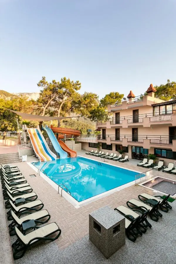 Aleria Belport Beach Hotel