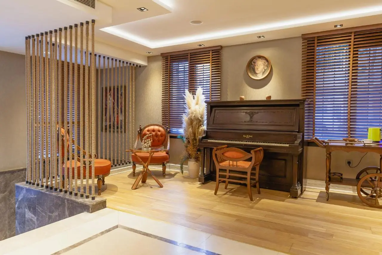 Lord Morgan & Exclusive Design Residence Cihangir