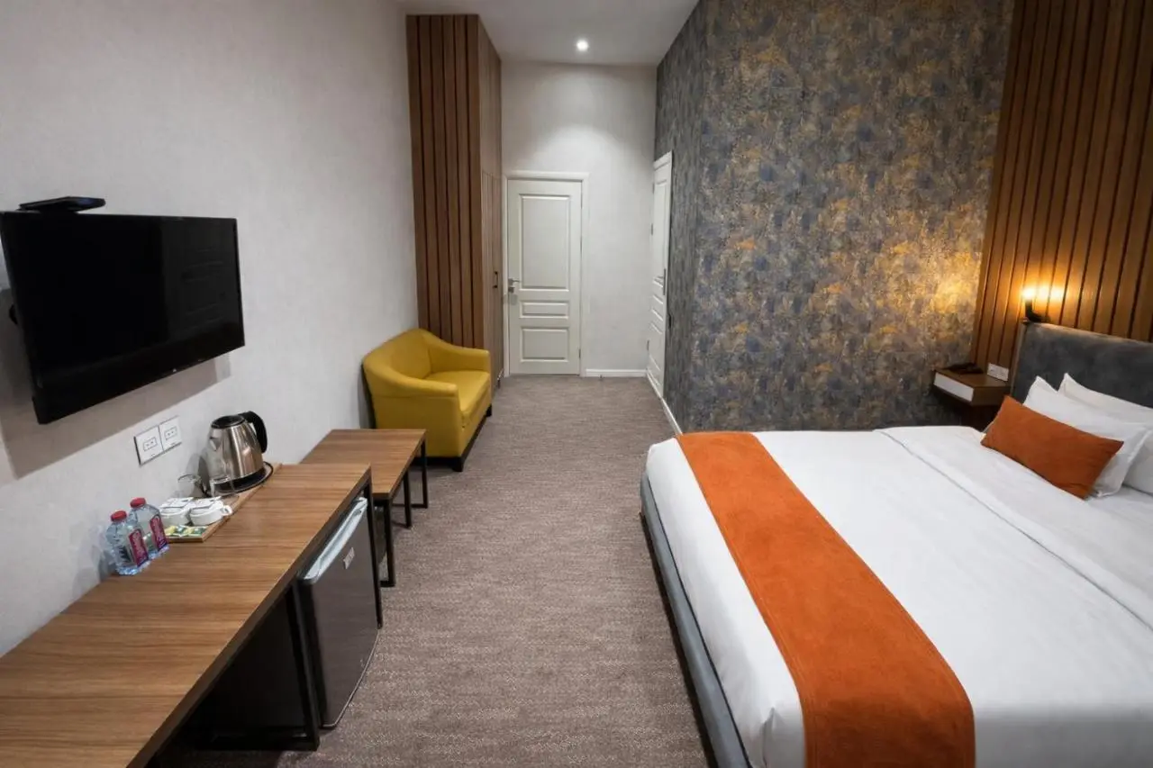 The Cozy Eight Hotel