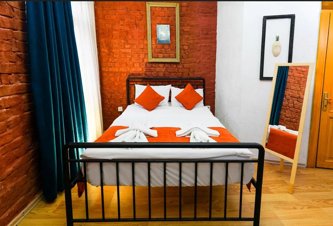 1826 Heritage Rooms