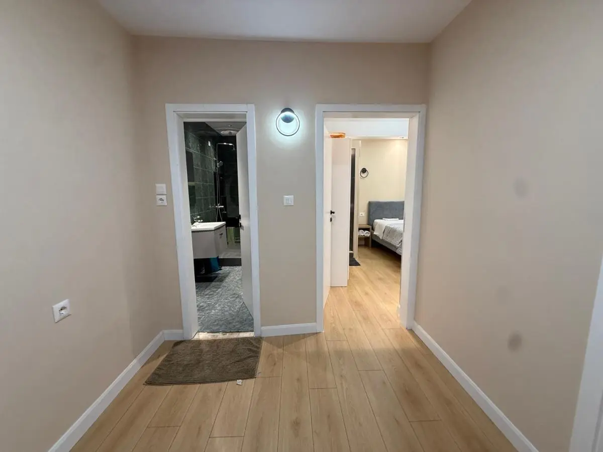 Prime Location - shared Bath