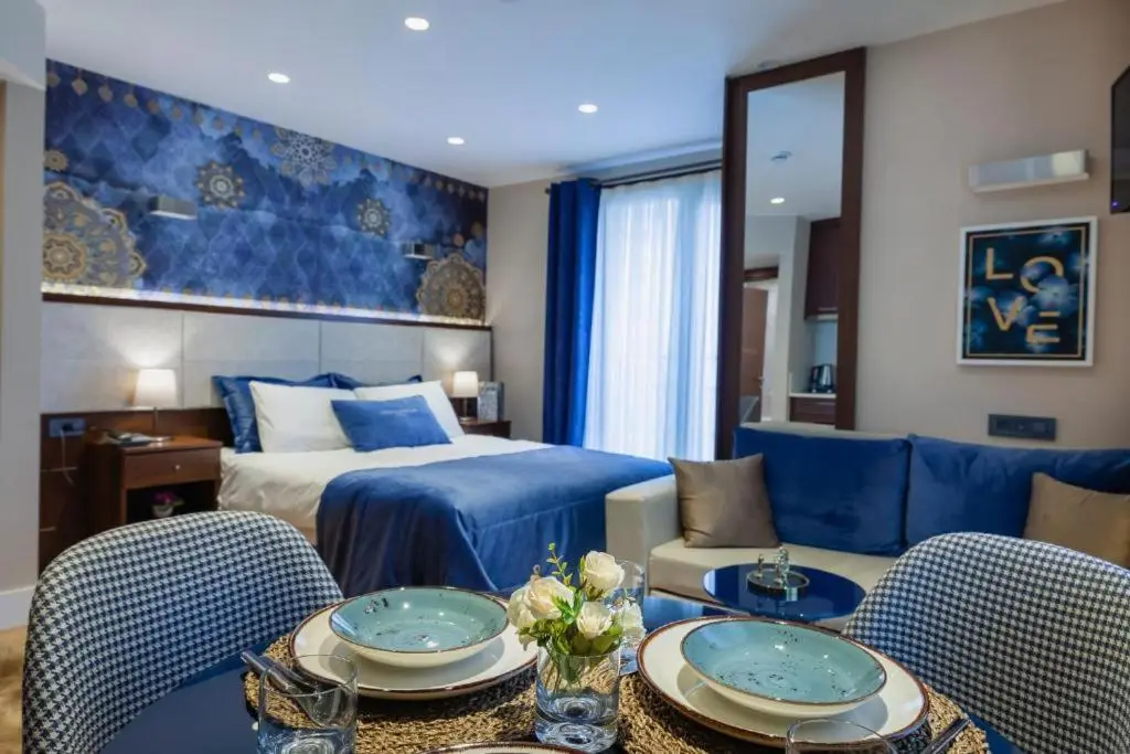 Lord Morgan & Exclusive Design Residence Cihangir