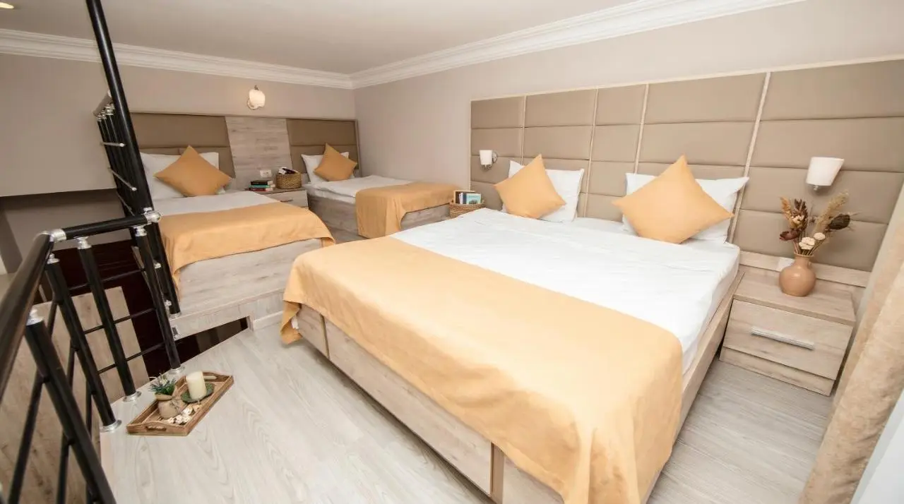 Passage Hotel & Apartments