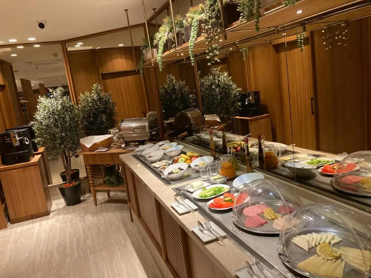 Housez Suites & Apartments Special Class