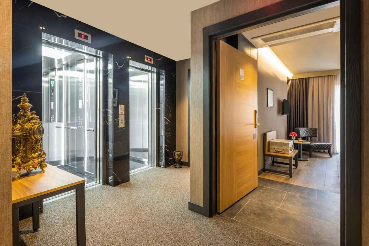 Marius Hotel
