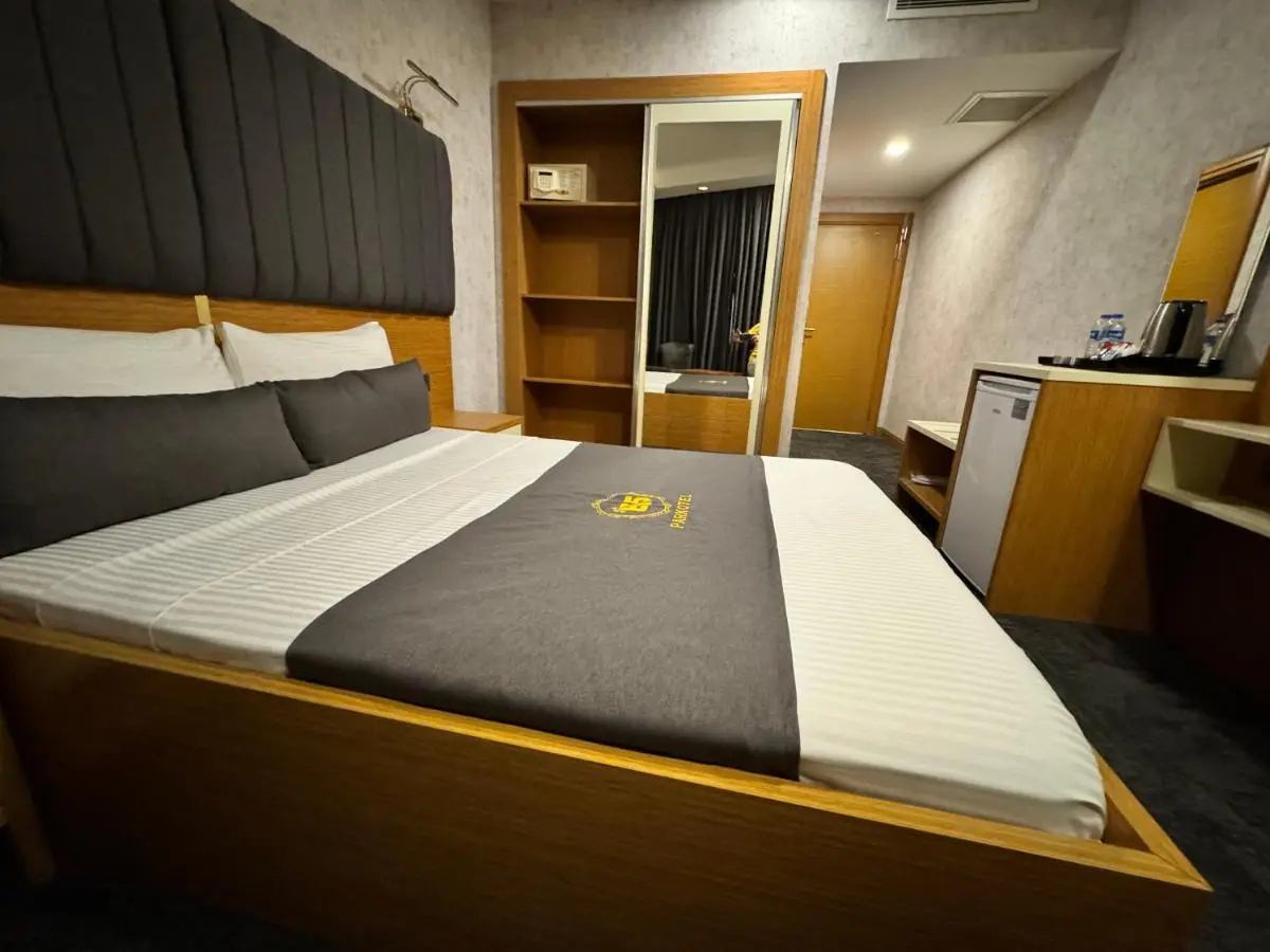 E5 PARK OTEL