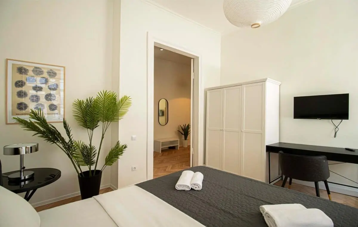 Chic 3BR Apt Near Fabrika - By Wehost