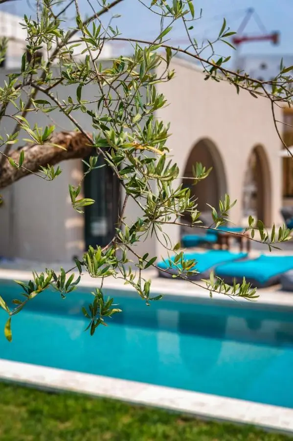 Drymades Inn Resort