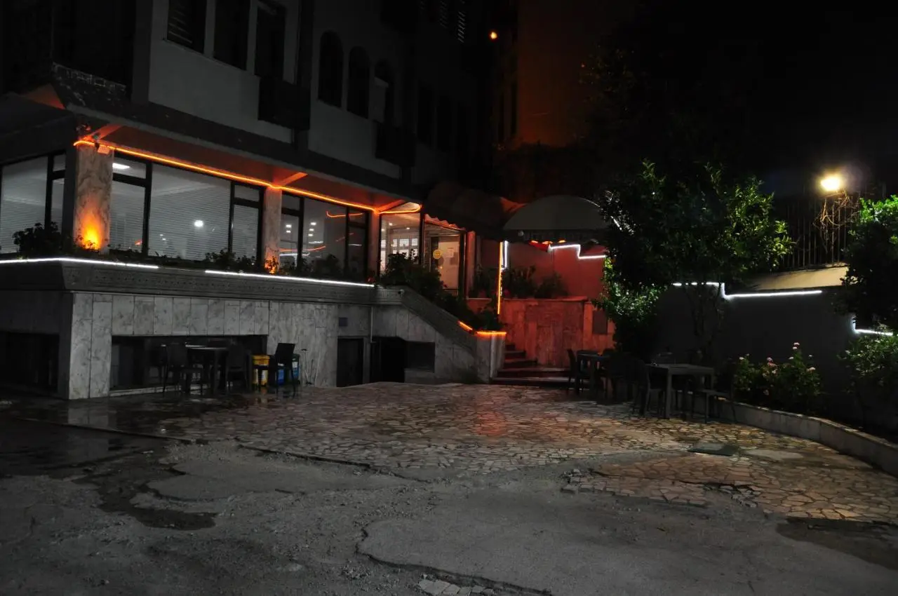 Biter Hotel