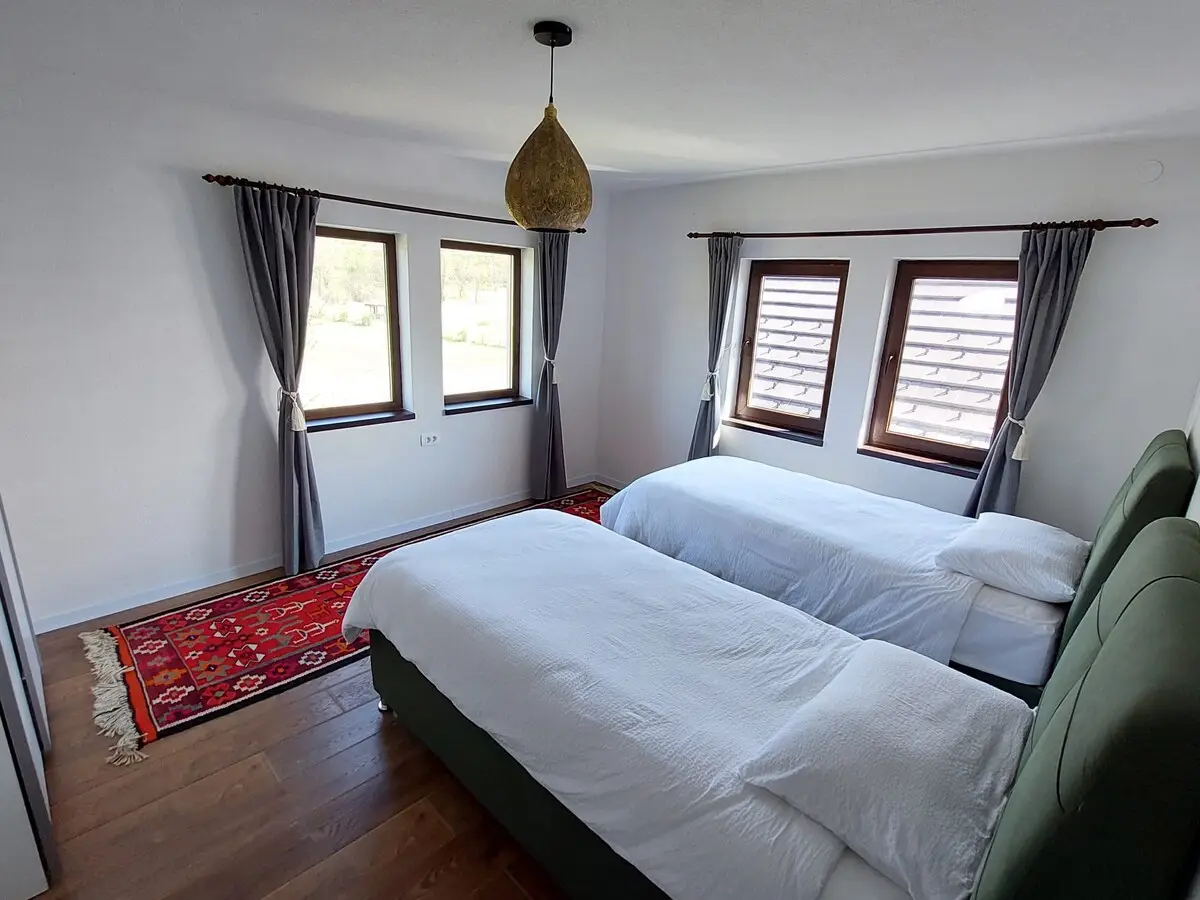 Bosnian house Emina