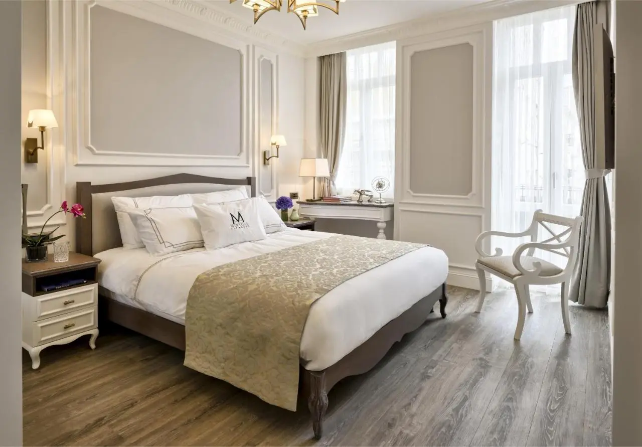 Mirrors Hotel İstanbul Taksim City Center