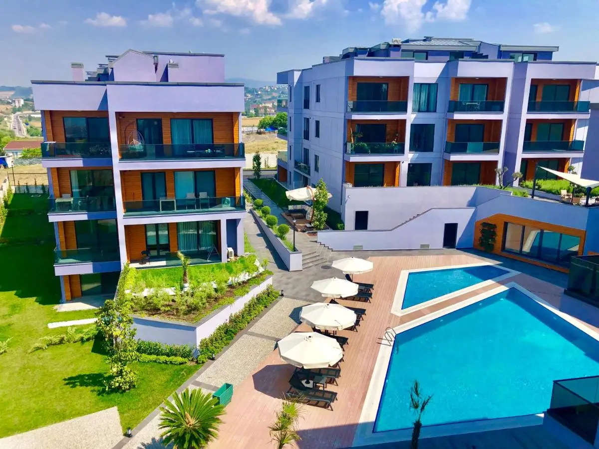 Green Hills Suites
