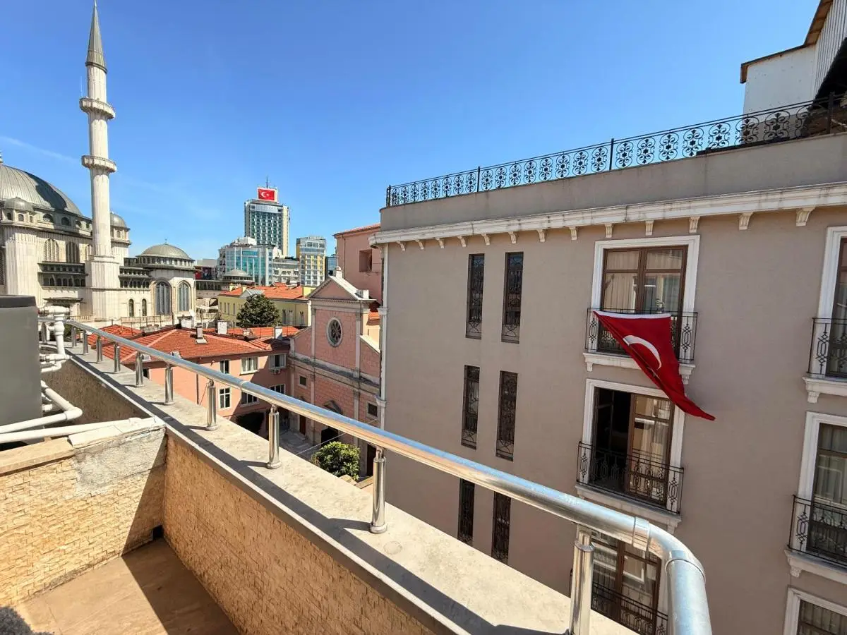 IQ Hotel